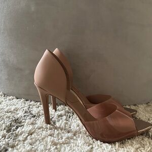 Pink suede-like Aldo Air walk size 8